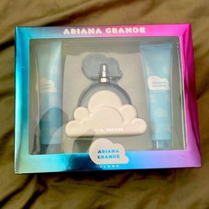 Ariana Grande Cloud gift set